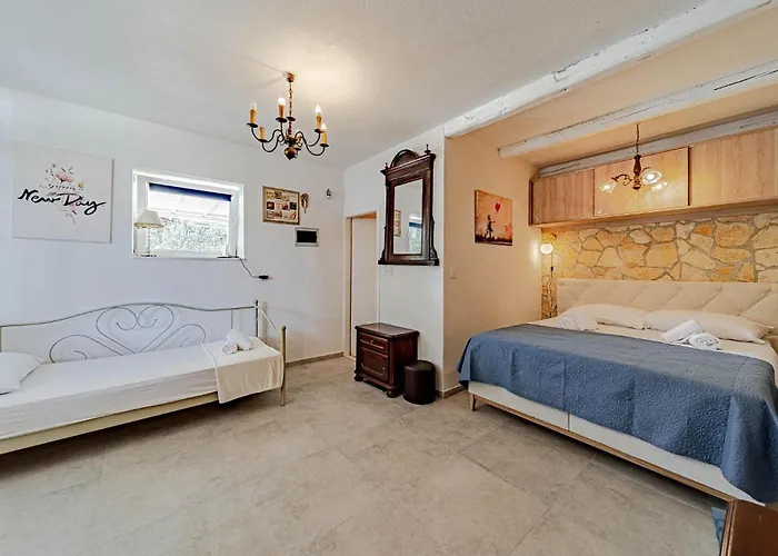 Gorgeous In Nyaraló